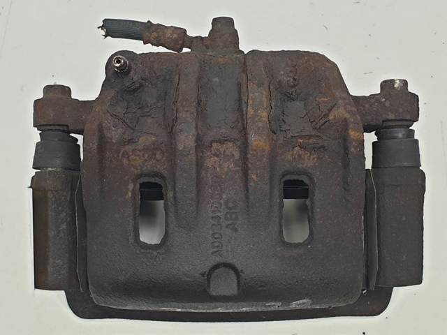 Suporte do freio dianteiro direito AD08410080 HYUNDAI