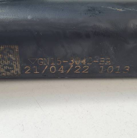 Braço oscilante inferior direito de suspensão dianteira GN153042BA FORD