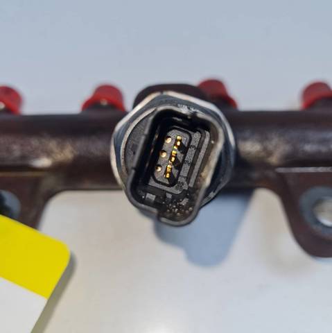 Regulador de pressão de combustível na régua de injectores H8200701690 RENAULT