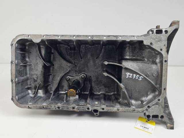 Panela de óleo de cárter do motor R6110140202 MERCEDES