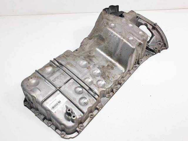 Panela de óleo de cárter do motor R6470140302 MERCEDES