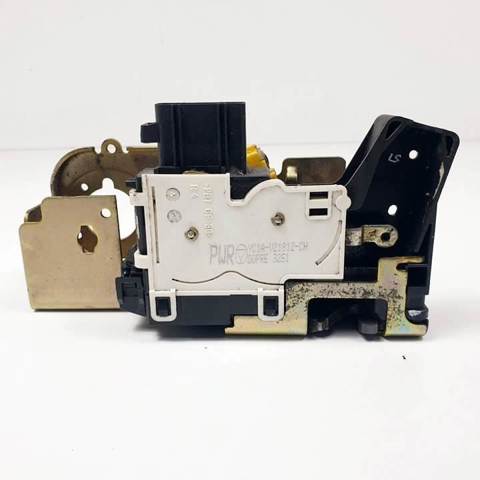 Fecho da porta dianteira direita YC1AV21812CH FORD