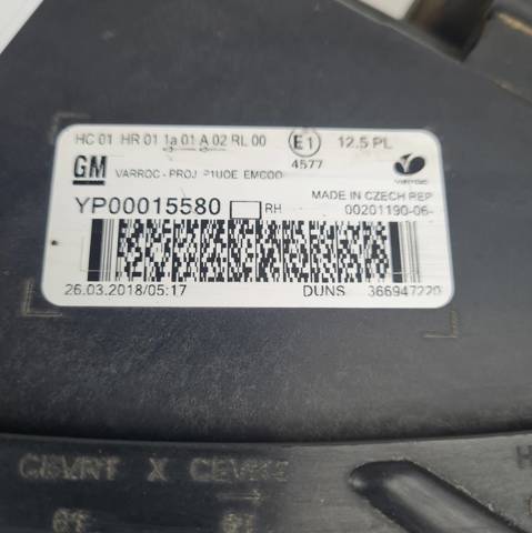 Luz direita YP00015580 OPEL