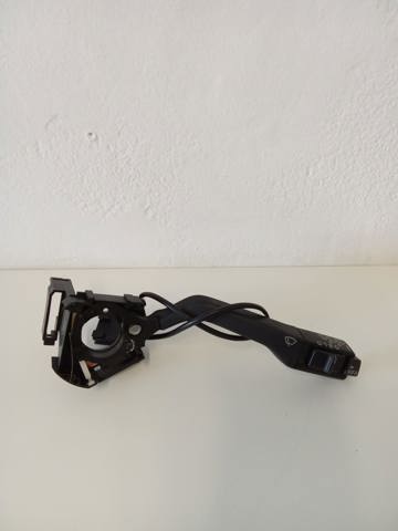 Comutador direito instalado na coluna da direção 535953519A VAG