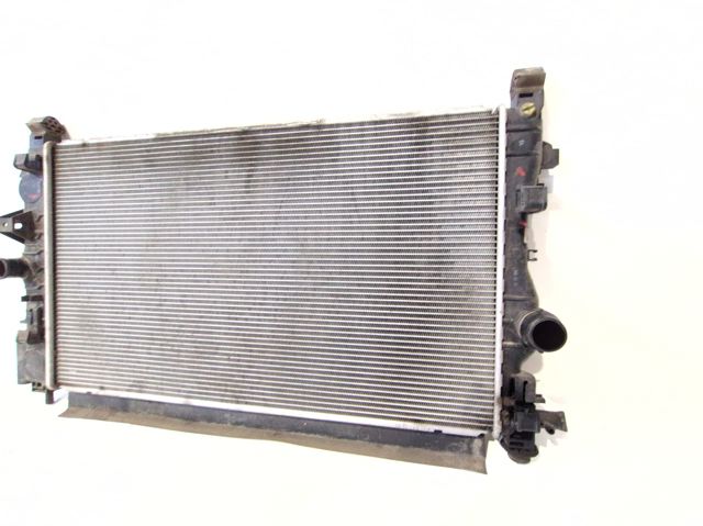 Radiador de esfriamento de motor 1300313 OPEL