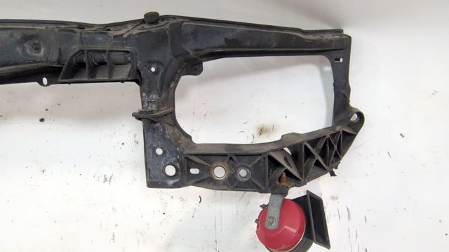 Suporte do radiador montado (painel de montagem de fixação das luzes) 13191106 OPEL