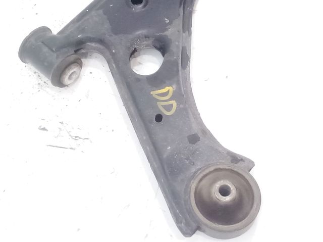 Braço oscilante inferior direito de suspensão dianteira 13426553 OPEL