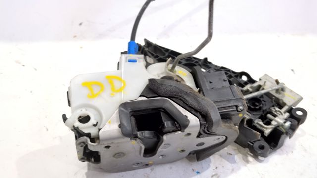 Fecho da porta dianteira direita 13503802 OPEL