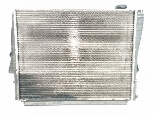 Radiador de esfriamento de motor 17119071517 BMW