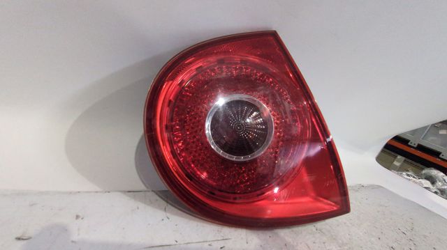 Lanterna traseira esquerda interna 1K6945107C VAG