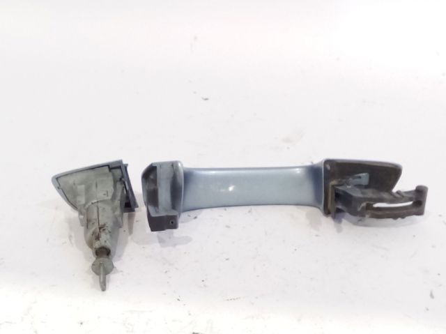 Maçaneta externa dianteira/traseira da porta esquerda 1K8837205E VAG