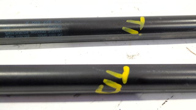 Amortecedor de tampa de porta-malas (de 3ª/5ª porta traseira) 1K9827550A VAG