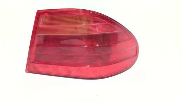 Lanterna traseira direita externa 2108200264 MERCEDES