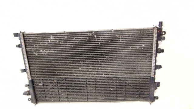 Radiador de esfriamento de motor 22765637 GM