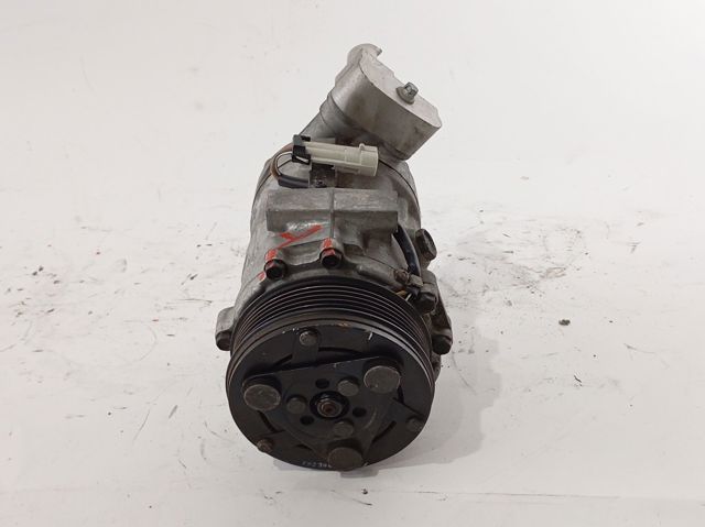 Compressor de aparelho de ar condicionado 24421642 OPEL
