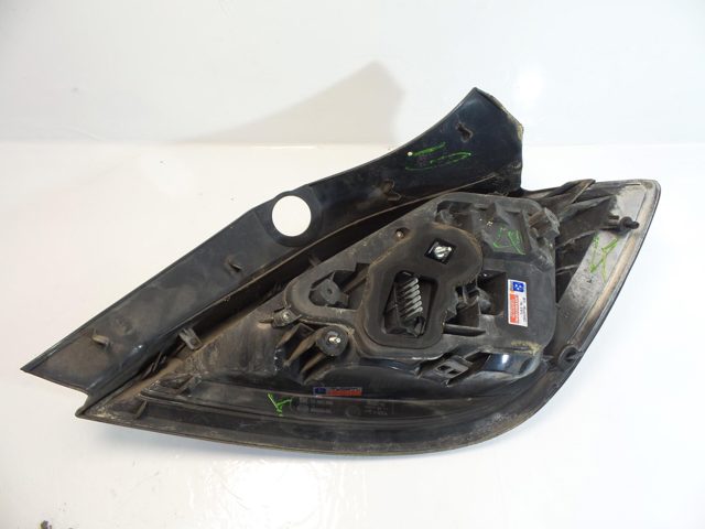 Lanterna traseira esquerda 24451835 OPEL