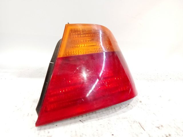 Lanterna traseira direita externa 257022R BMW