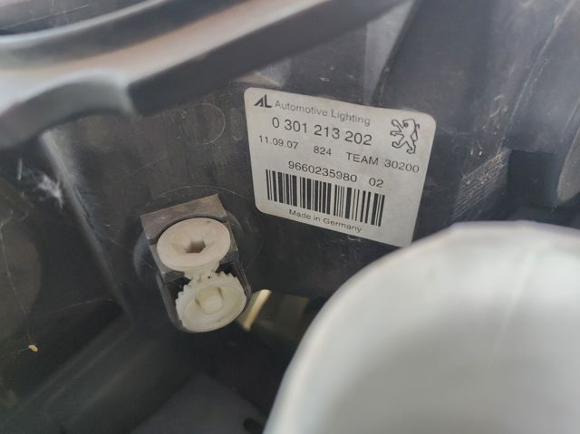 Luz direita 301213202 PEUGEOT
