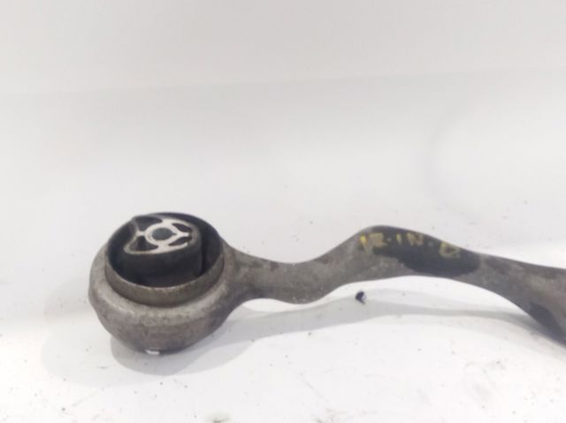 Braço oscilante inferior esquerdo de suspensão dianteira 31122405861 BMW