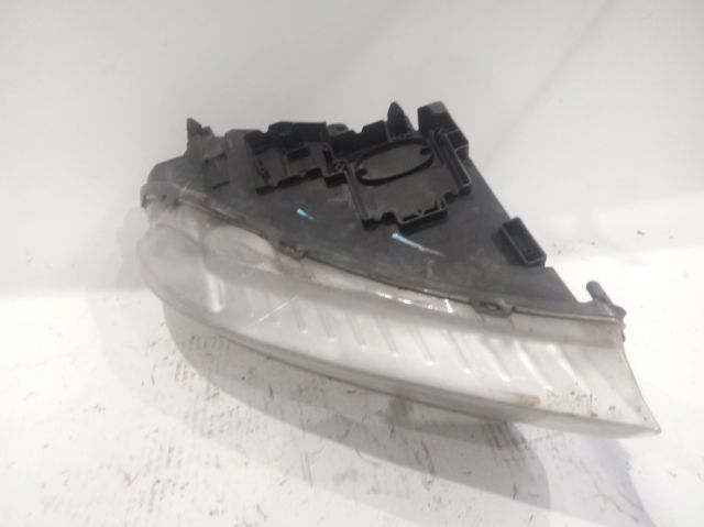 Luz esquerda 31214351 VOLVO