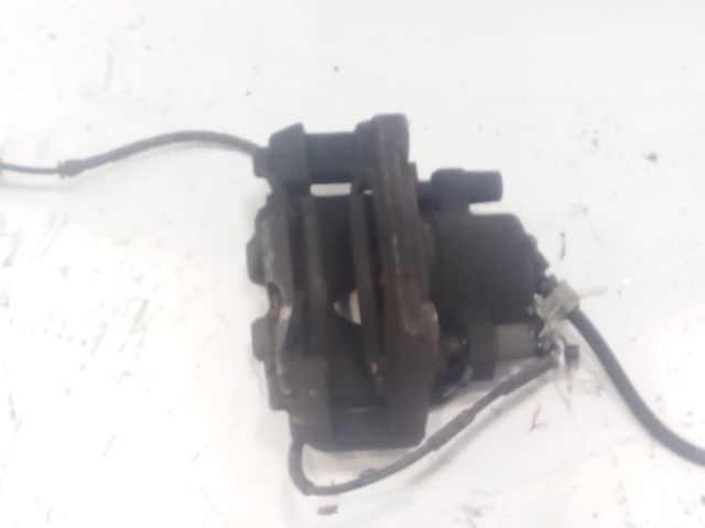 Suporte do freio dianteiro esquerdo 34116778145 BMW