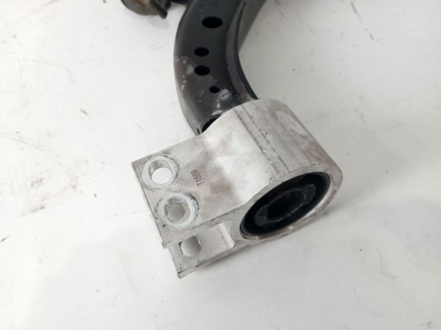 Braço oscilante inferior direito de suspensão dianteira 39021473 OPEL