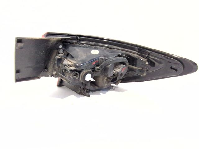 Lanterna traseira esquerda externa 39099016 OPEL