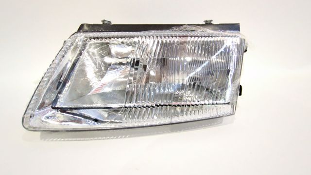 Luz esquerda 4411125L VAG
