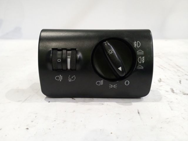 Comutador das luzes no "painel de instrumentos" 4B1941531C VAG