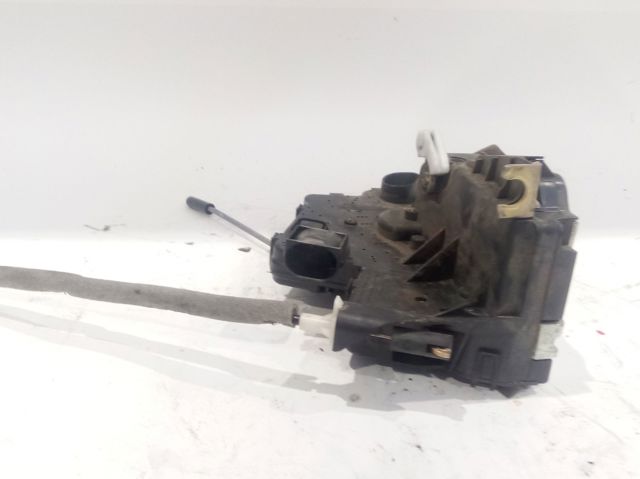 Fecho da porta dianteira esquerda 51217011241 BMW