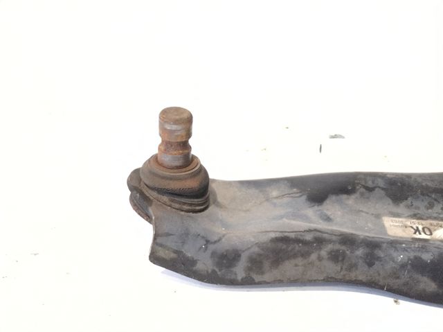 Braço oscilante inferior direito de suspensão dianteira 545004EA0B RENAULT