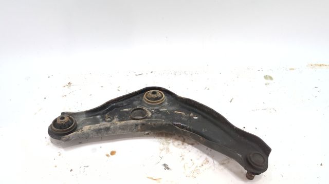 Braço oscilante inferior esquerdo de suspensão dianteira 545014EA0B NISSAN