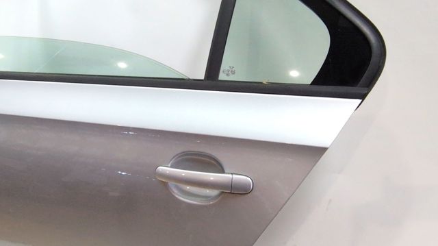 Porta traseira esquerda 5JA833051C VAG