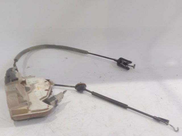 Fecho da porta traseira esquerda 5N0839015G VAG