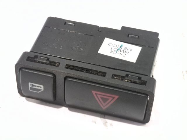 Botão de ativação do sinal de emergência 61318368920 BMW