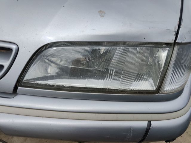 Luz esquerda 6204R9 PEUGEOT