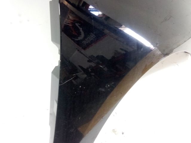 Pára-lama dianteiro direito 631007894R RENAULT