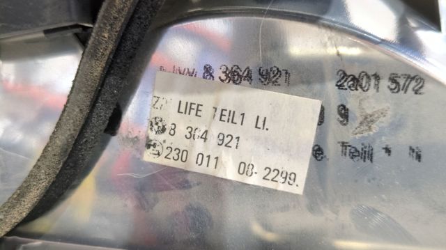 Lanterna traseira esquerda externa 63218364921 BMW