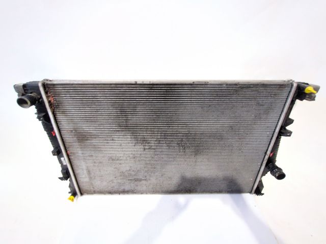 Radiador de esfriamento de motor 68229290AA CHRYSLER