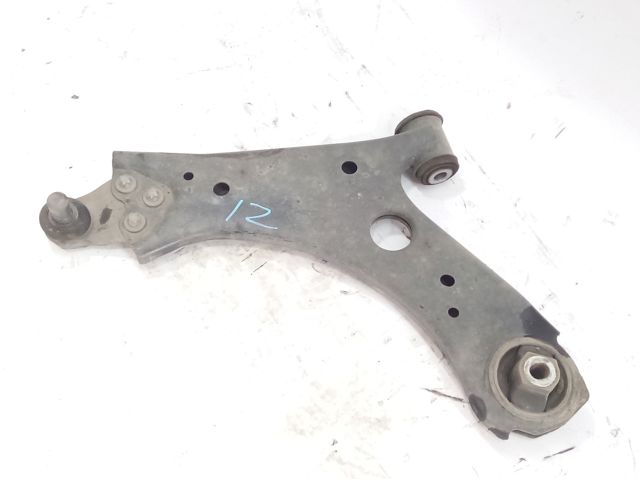 Braço oscilante inferior esquerdo de suspensão dianteira 68318011AE CHRYSLER