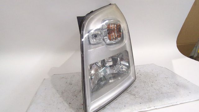 Luz esquerda 6C1113W030DC FORD