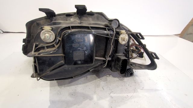 Luz direita 6L1941022A VAG
