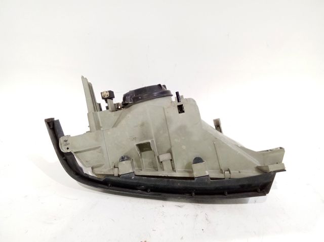 Luz esquerda 7701032010 RENAULT