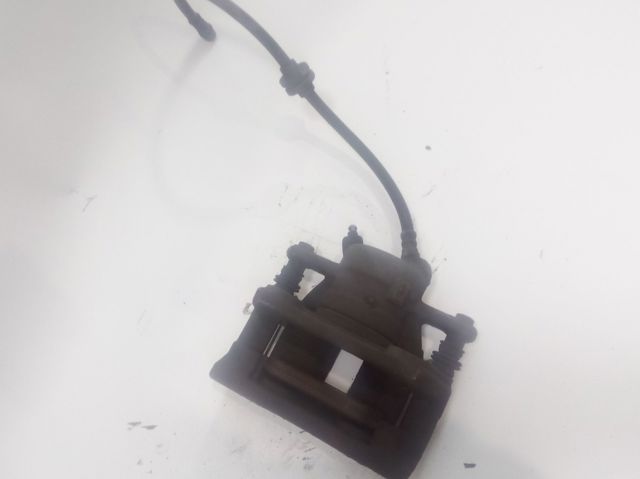 Suporte do freio dianteiro esquerdo 7711368116 RENAULT