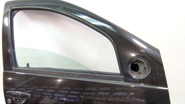 Porta dianteira direita 801008256R RENAULT