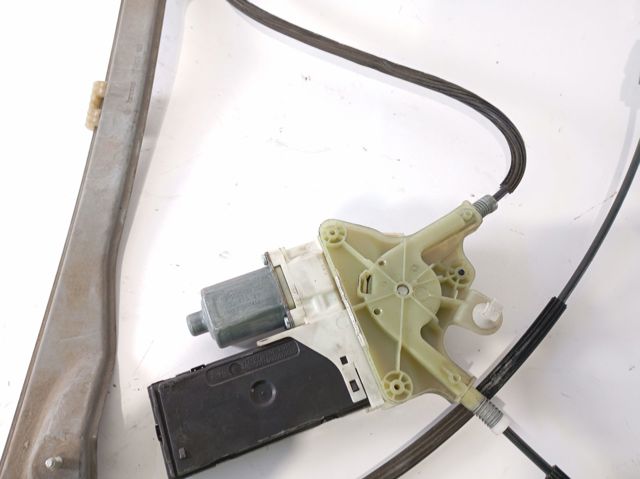Motor de acionamento de vidro da porta dianteira esquerda 807310003R RENAULT