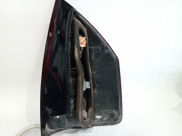Lanterna traseira esquerda 8156160621 TOYOTA