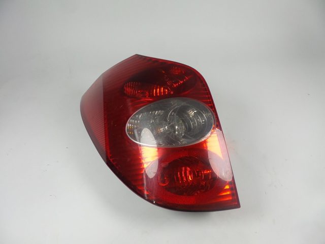Lanterna traseira esquerda 8200002471 RENAULT