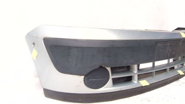 Pára-choque dianteiro 8200152587 RENAULT