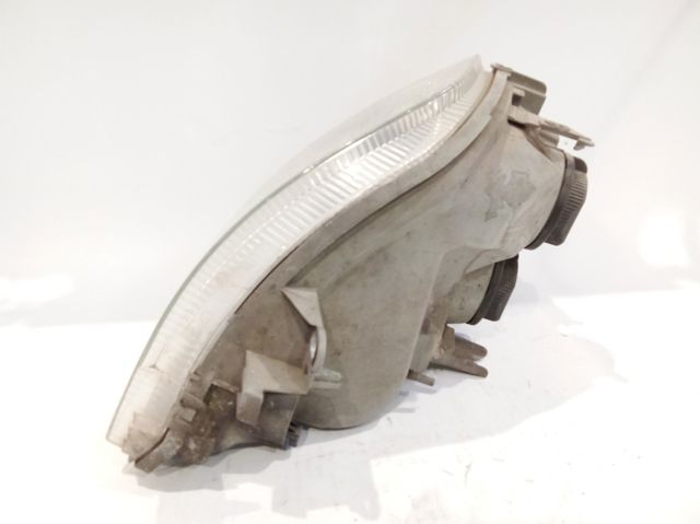 Luz direita 8200163518 RENAULT